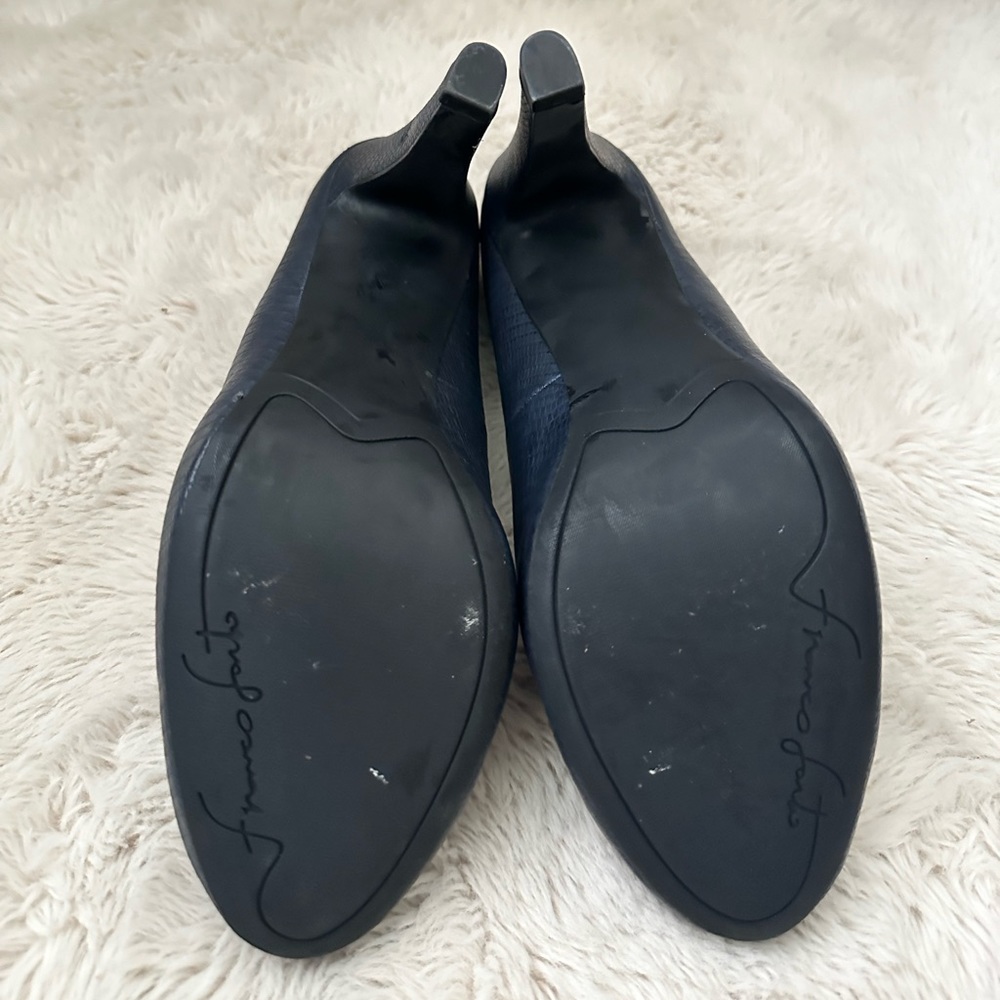 Shoes - Picture 3 of 7